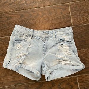 H&M light wash distressed jeans shorts